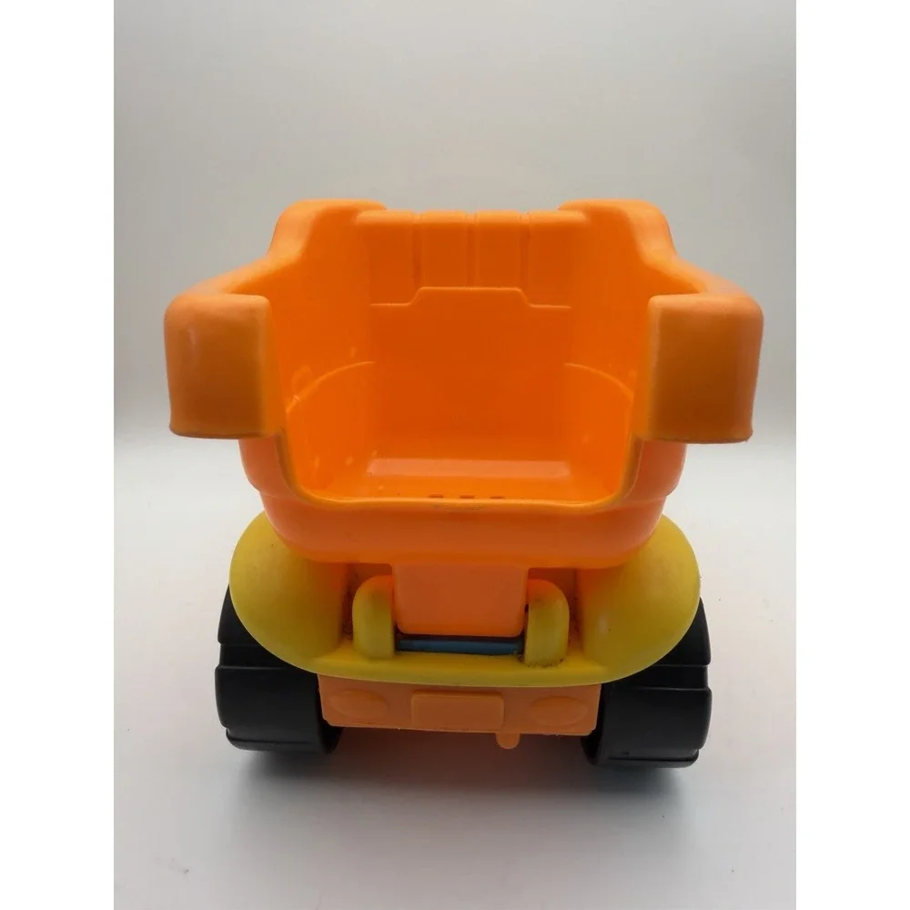 Fisher-Price Little People Dump Truck Toy 2009 Ages 1-4 Years. Works!